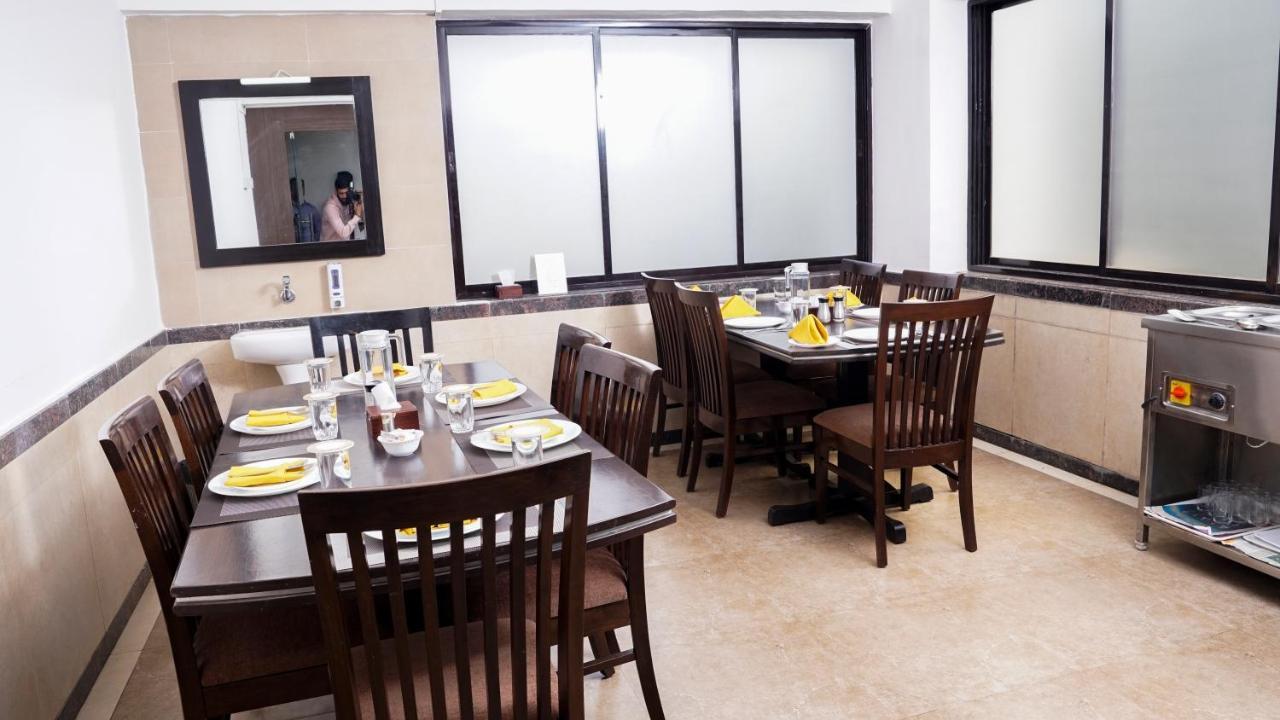 The Altruist Business Stays, Navi Mumbai-2 エクステリア 写真